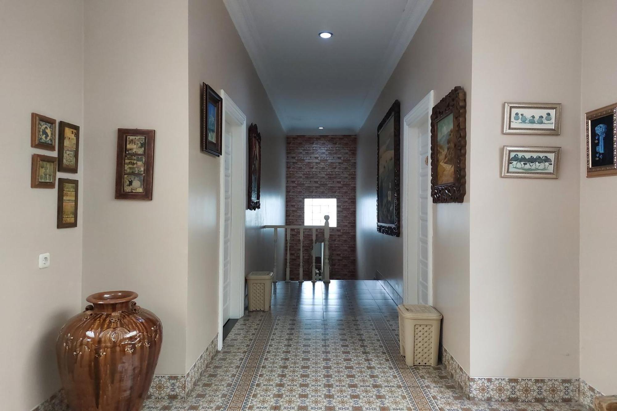 Nonie'S Huis Hotel Medan Exterior photo
